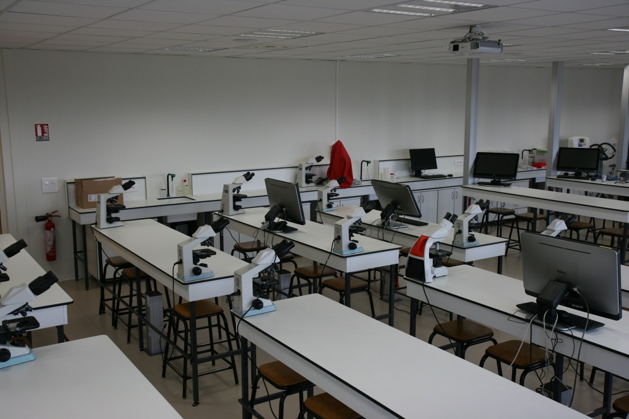 Salle de TP du campus Brabois Santé - Université de Lorraine
