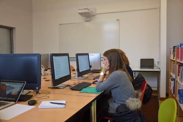 Espace de travail - Bibliothèque IUT Epinal-Hubert Curien