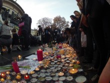 Rassemblement place de la République (Paris) à la suite des attentes du 13 novembre 2015