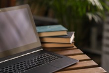 Les ressources en ligne disponibles pendant la fermeture des BU à l'été 2023