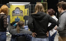 Les étudiants préparent le mapping vidéo au Studio de l'IUT.