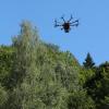 Drone équipé d'une caméra LiDAR en cours d'opération