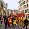 Parade de danse de dragon dans la ville de Metz