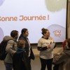 Les organisateurs de l'événement Cube informent les étudiants sur le déroulé de la journée.