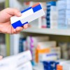 Au sein de certains établissements de soins, des « commandos » généralement composés d'un infectiologue, d'un pharmacien et d'un bactériologiste conseillent leurs confrères sur une meilleure utilisation des antibiotiques. Shutterstock