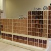 Meuble en bois représentant le tableau périodique des éléments chimiques