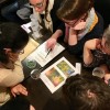 Doctorante présentant un projet de médiation scientifique dans le cadre de "Pint of science"