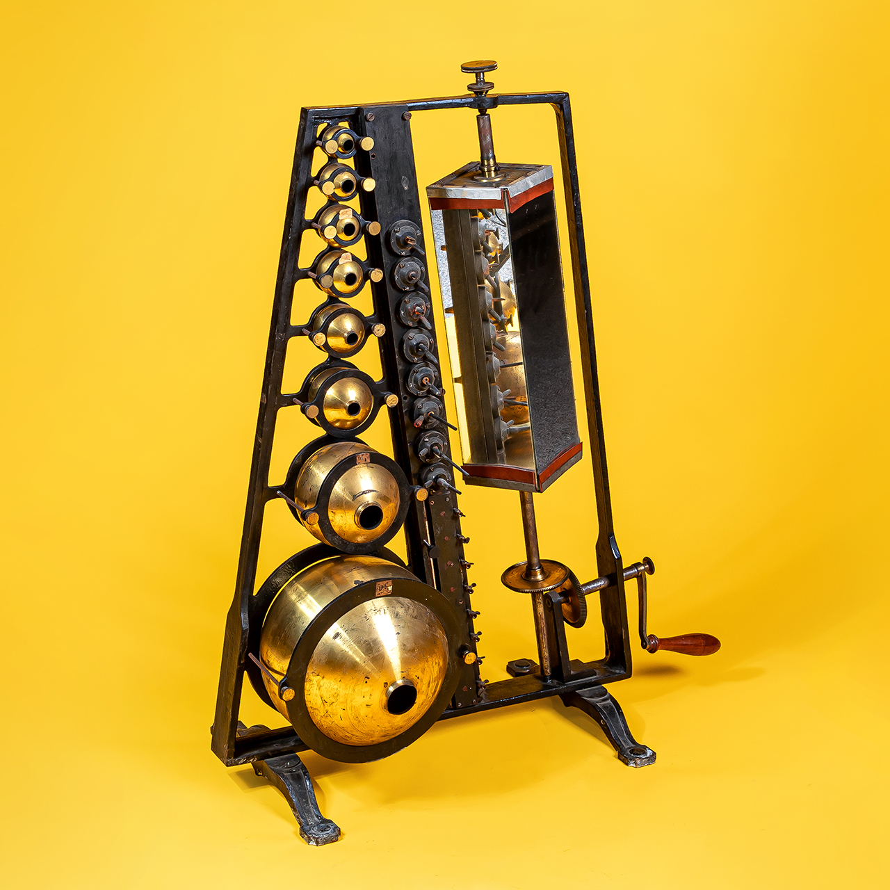 [Patrimoine scientifique] Rendre visibles les sons, l'analyseur harmonique de Koenig