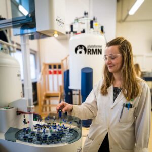 Vers l'article [INFRA+] Explorer l’invisible : la plateforme RMN au carrefour de la Chimie et de la Physique