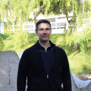 Vers l'article [3 questions à] Fabrice Valsaque, coordinateur du parcours Professorat des écoles