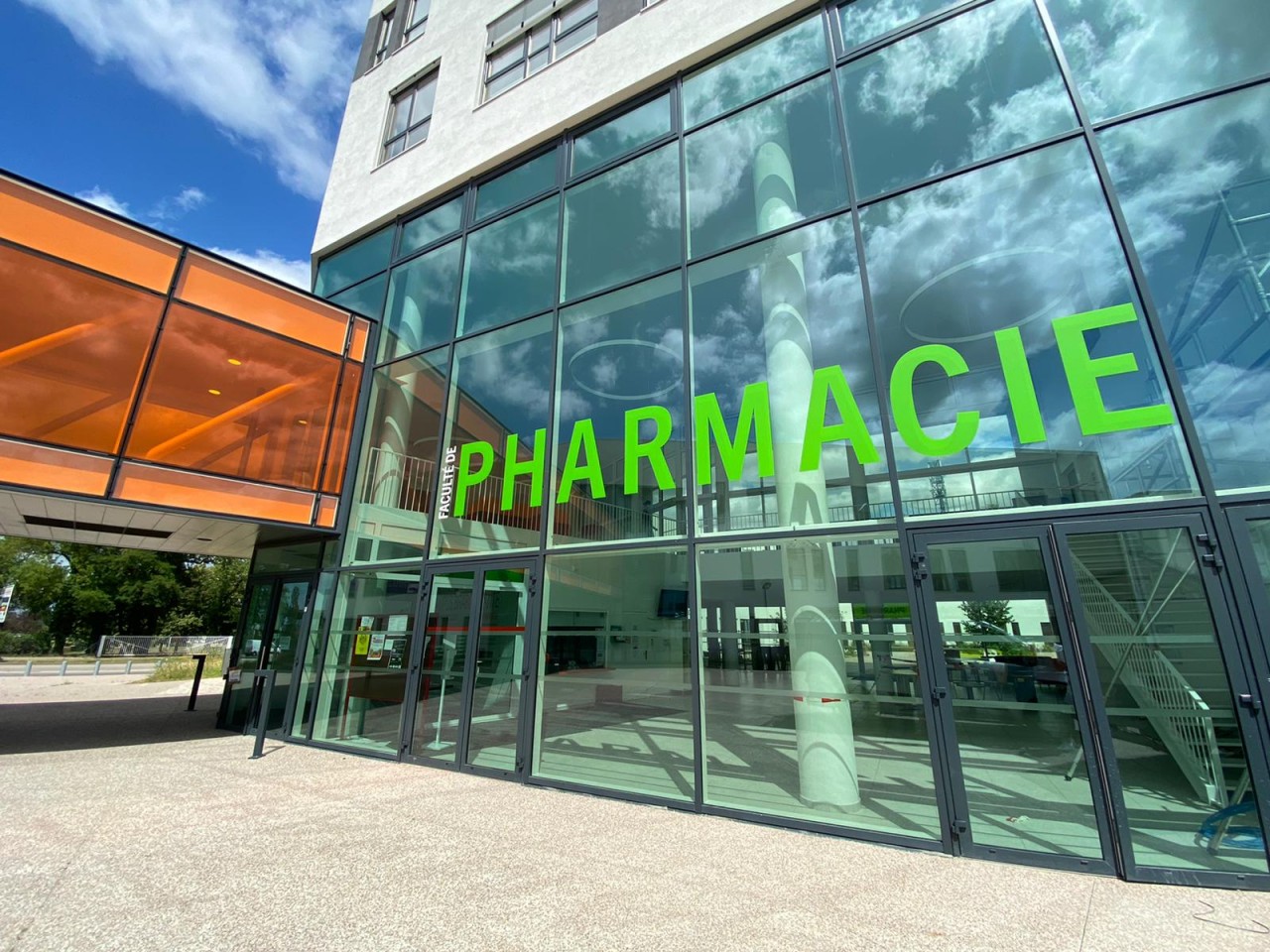 Façade de la campus Brabois Santé - Université de Lorraine