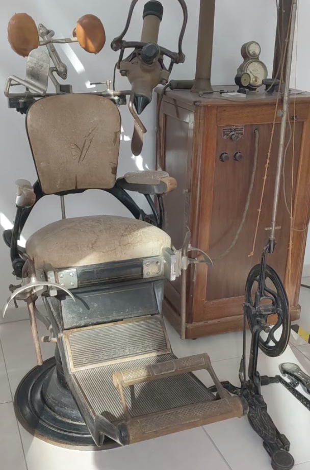 Fauteuil de dentiste - Faculté d'odontologie de Lorraine
