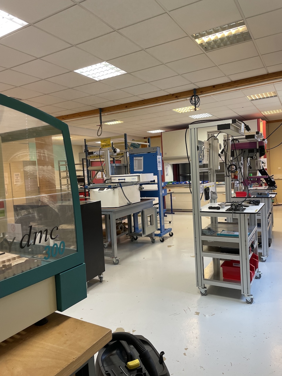 IUT de Nancy-Brabois - Salle ligne de production à Lunéville